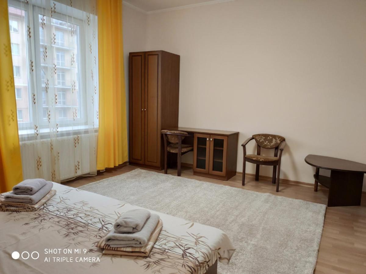 Apartments "Domovik" Івана Парканія 2А Кв 19 Мукачево Экстерьер фото