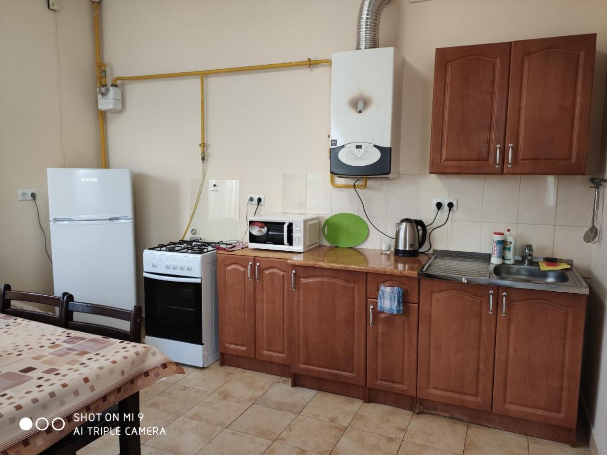 Apartments "Domovik" Івана Парканія 2А Кв 19 Мукачево Экстерьер фото